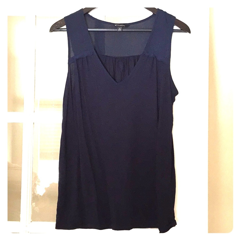 BR navy v neck top